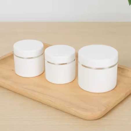 Pot en plastique pour crème avec couvercle blanc et bord argent – Plusieurs formats - Fati pack Emballage Cosmétique Maroc