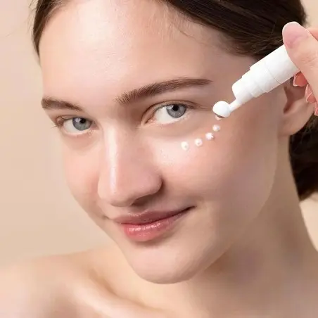 Flacon roll-on blanc – Contour des yeux avec bille en acier - Fatipack Group Emballage Maroc