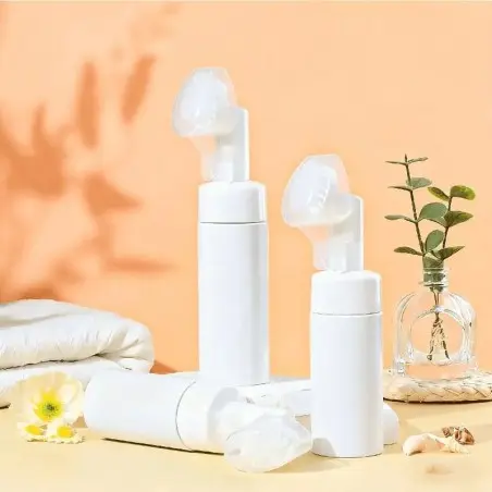 Nouveau ! Flacon en plastique blanc cosmétique à pompe moussante avec brosse nettoyante - Fatipack Group Emballage Maroc