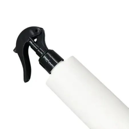 Flacon vaporisateur en plastique PET blanc avec pulvérisateur à gâchette noir - Fatipack Group Emballage Maroc