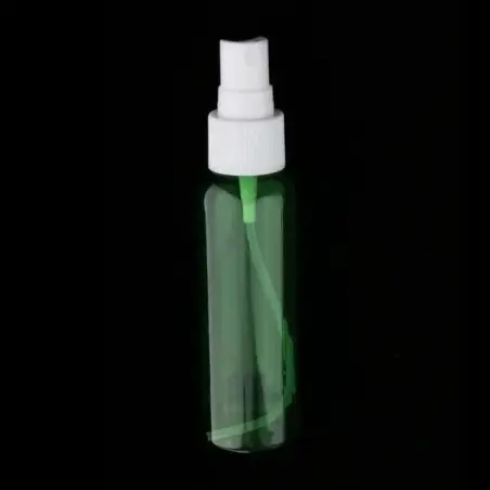 Flacon pulvérisateur en plastique vert à épaule ronde avec spray blanc - Fati Pack Emballage Maroc