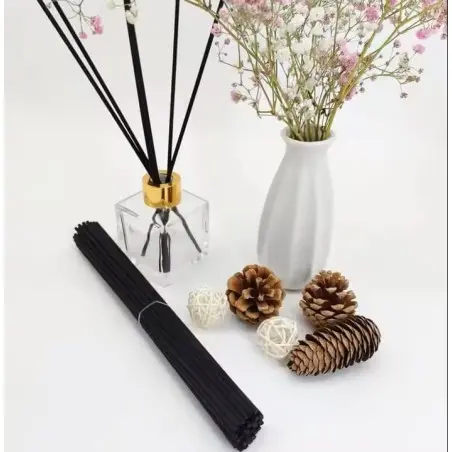 Diffuseur de Parfum en Verre avec Tiges de Roseau et Finition Dorée - Fati Pack emballage parfum Maroc